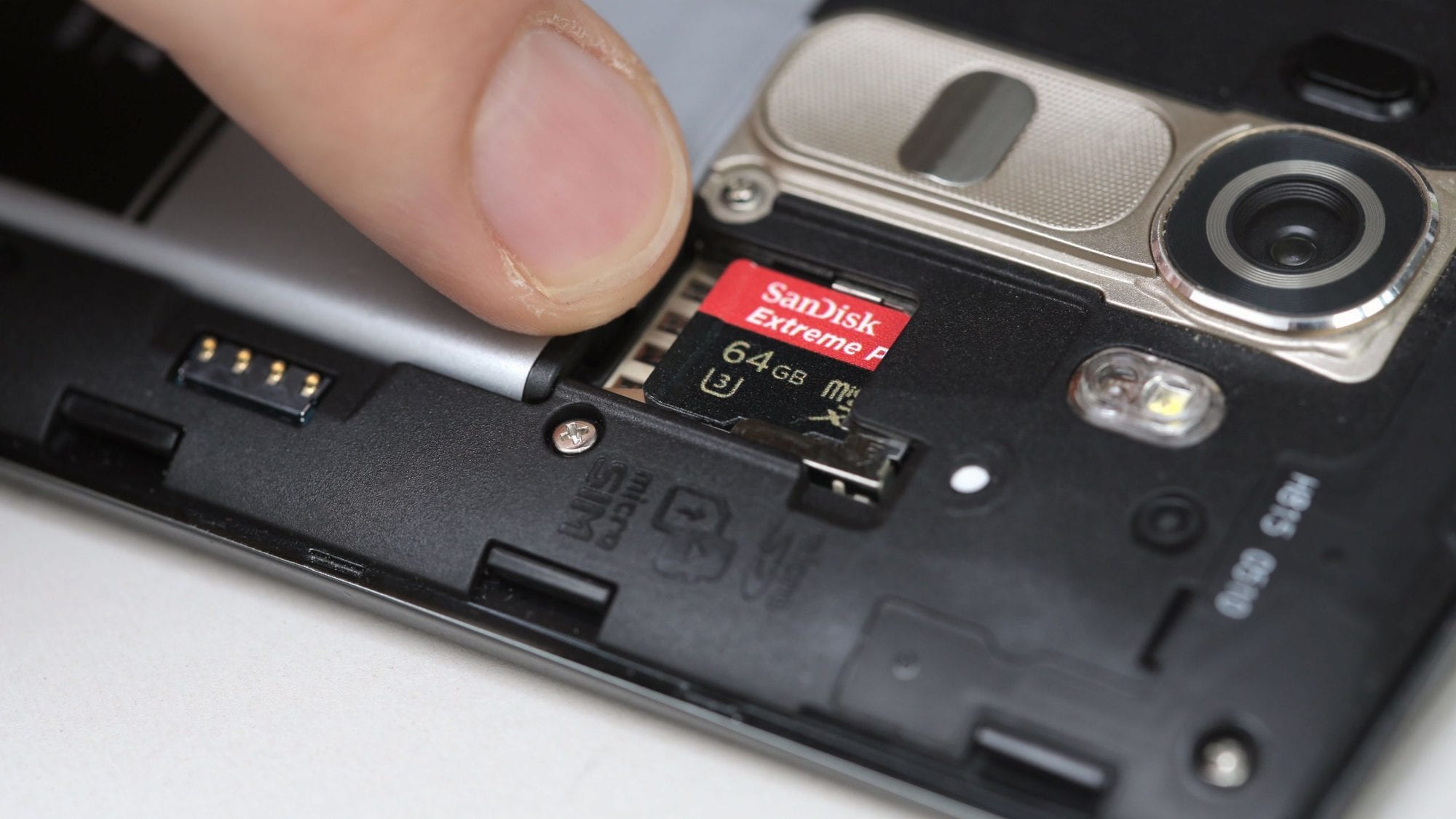 وحدة التخزين الداخلية للهاتف 2 internal storage of the phone