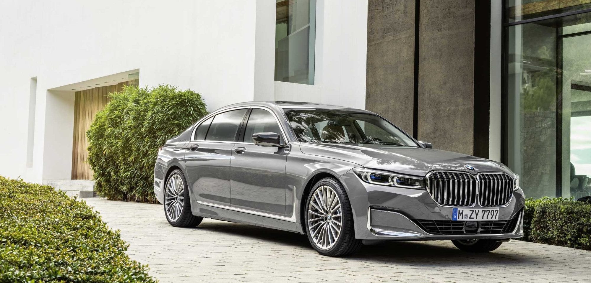 سيارة BMW 750 2019 1 سيارة BMW 750 2019