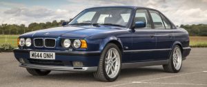 سيارة بي أم دبليو e34