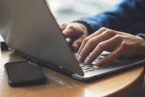كيفية معرفة مواصفات اللاب توب