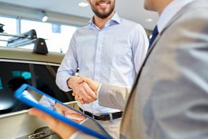 مهام موظف مبيعات السيارات
