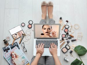 خدمات تجميل منزلية بالرياض