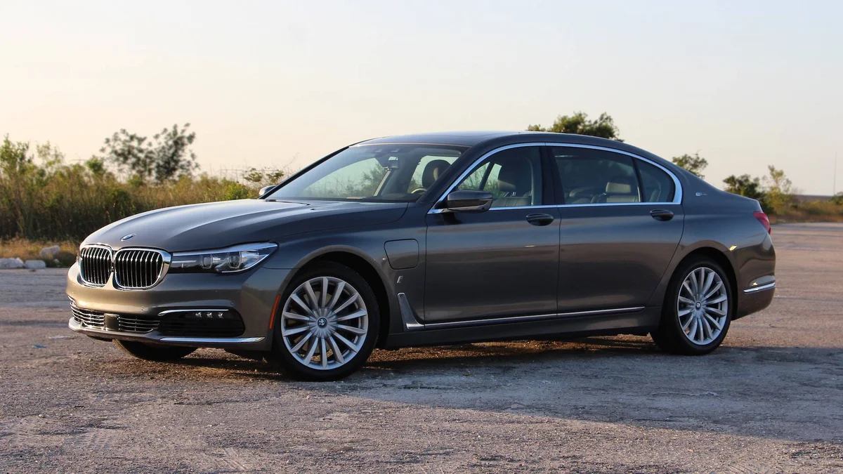 سيارة BMW 740 2018