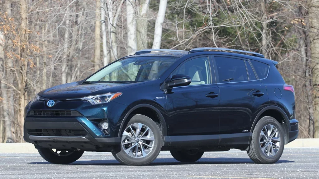 مواصفات سيارة تويوتا راف 4 2017 2 طرز سيارة تويوتا راف 4 2017