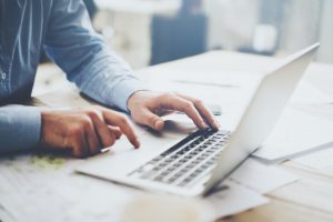 كيفية معرفة مواصفات اللابتوب