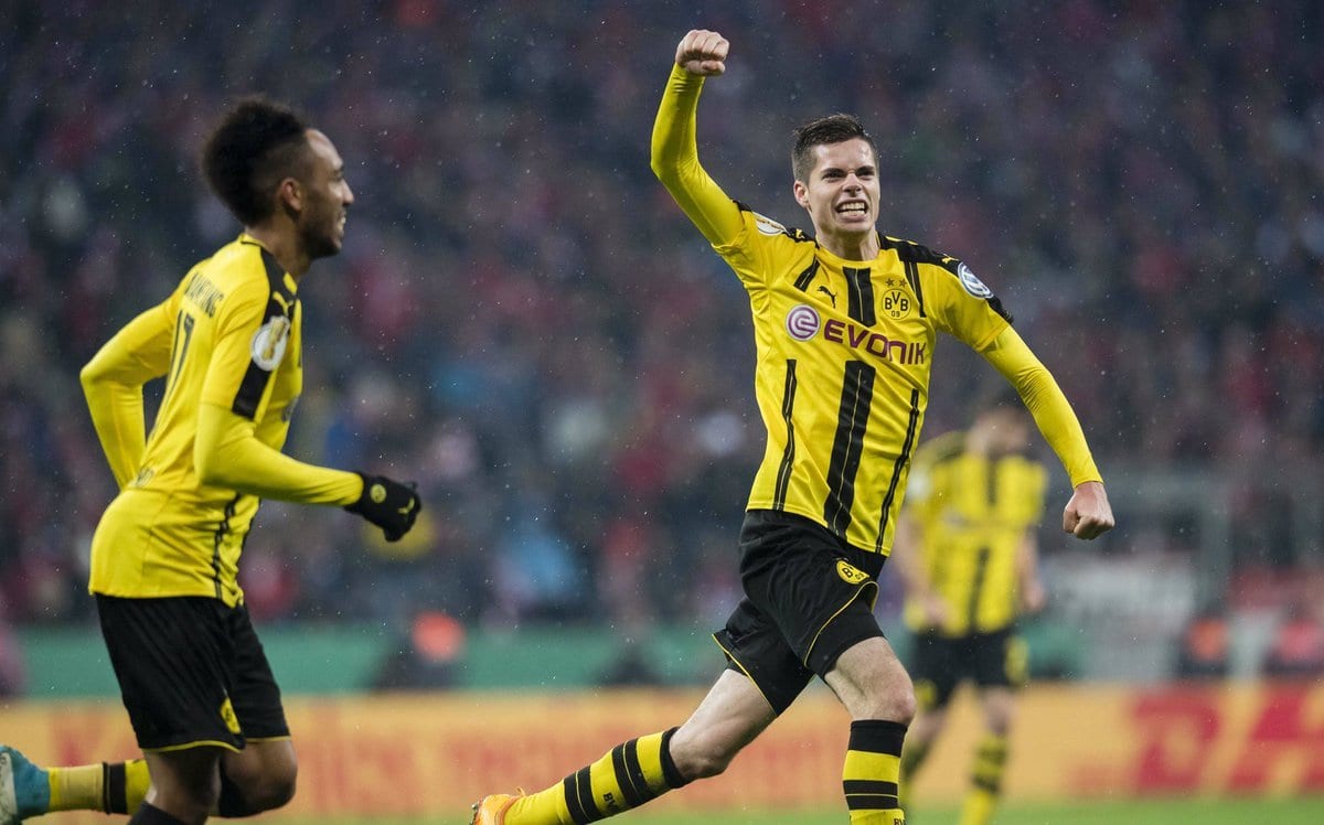 فريق بروسيا دورتموند الألماني 1 فريق بروسيا دورتموند الألماني