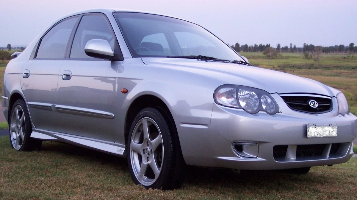 سيارة كيا سبكترا 4 مواصفات سيارة كيا سبكترا 2003