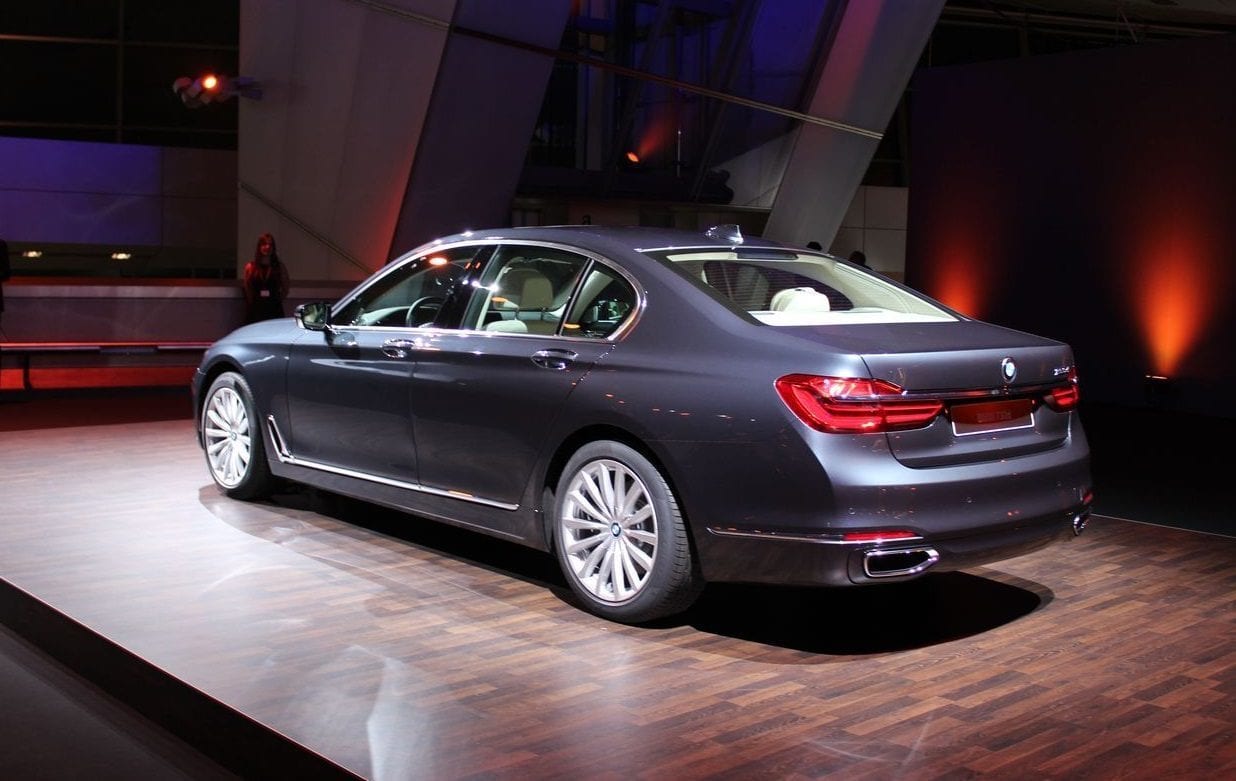 سيارة بي أم دبليو 4 سلندر