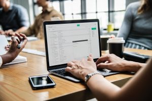 كيفية نقل الأسماء من الموبايل إلى الكمبيوتر