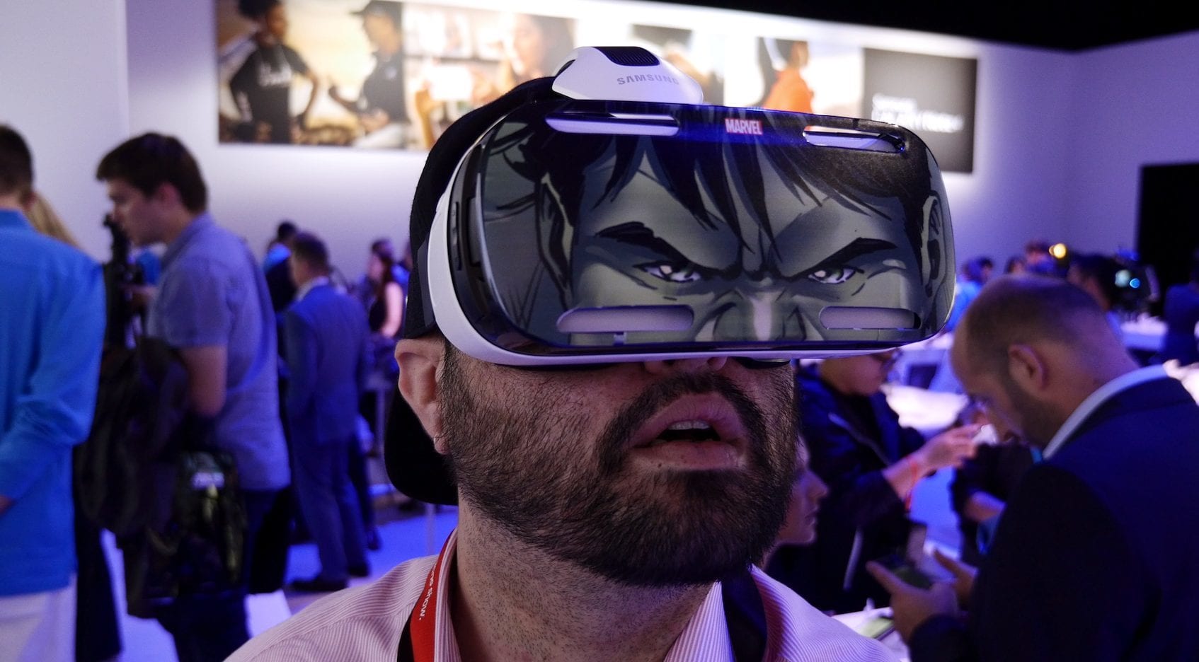 عيوب نظارة الواقع الافتراضي Samsung Gear VR 1 عيوب نظارة الواقع الافتراضي Samsung Gear VR