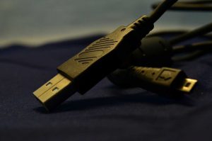 كيفية ربط الهاتف بالتلفاز عن طريق usb