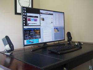 هل يمكن تحويل شاشة الكمبيوتر إلى تليفزيون