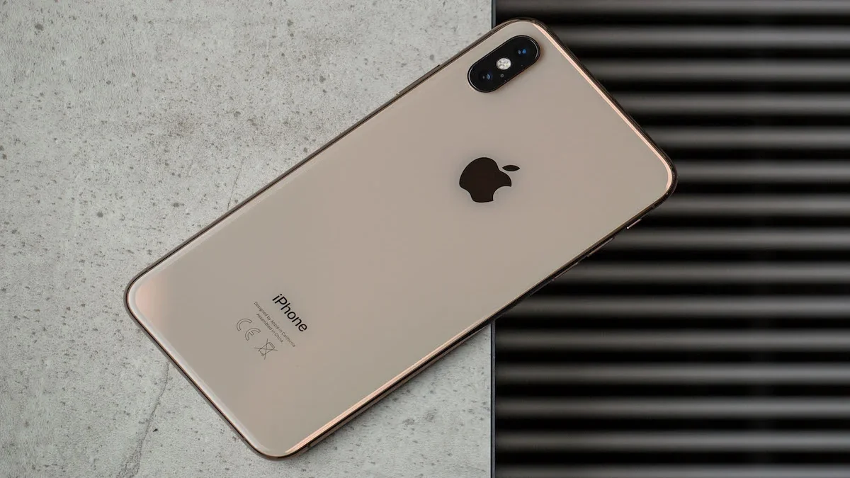سعر ومواصفات موبايل آيفون xs