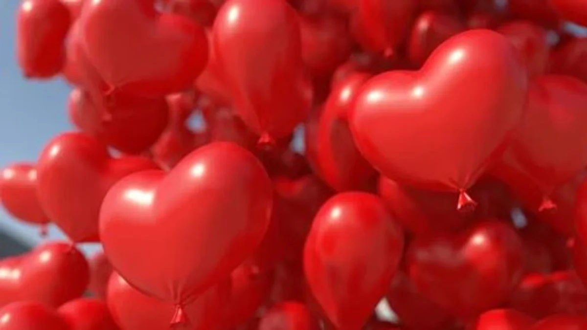 ما حكم الاحتفال بعيد الحب
