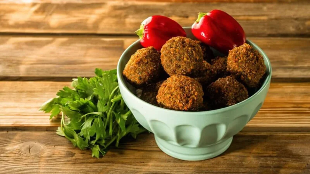 طريقة عمل عجينة الطعمية