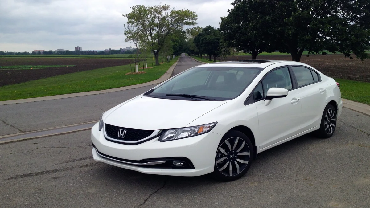 مراجعة شاملة لمواصفات سيارات هوندا سيفيك 2 مواصفات سيارة هوندا سيفيك 2015