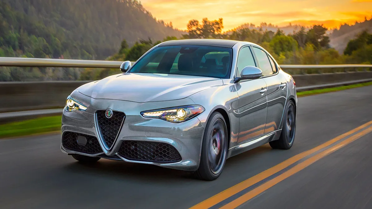دليل مواصفات وميزات أبرز سيارات Alfa Romeo