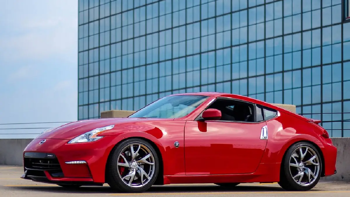 مراجعة شاملة لمواصفات سيارات نيسان 370Z