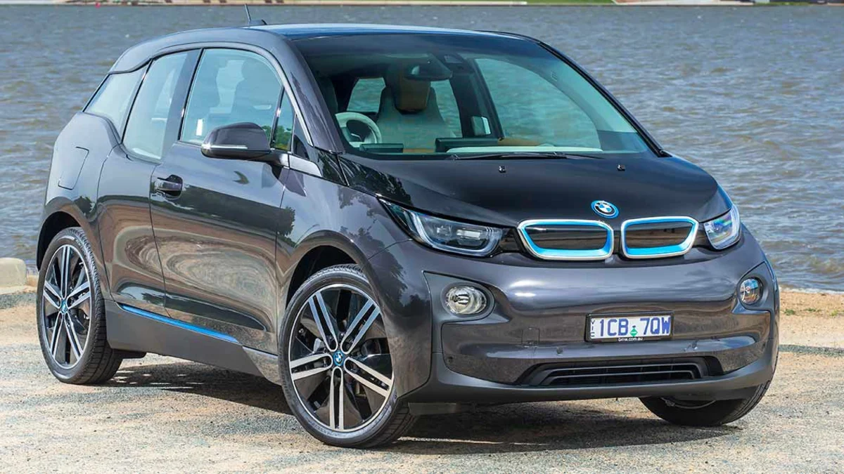 مراجعة شاملة لمواصفات سيارات بي إم دبليو الفئة 3i 2 مواصفات سيارة BMW i3 2015