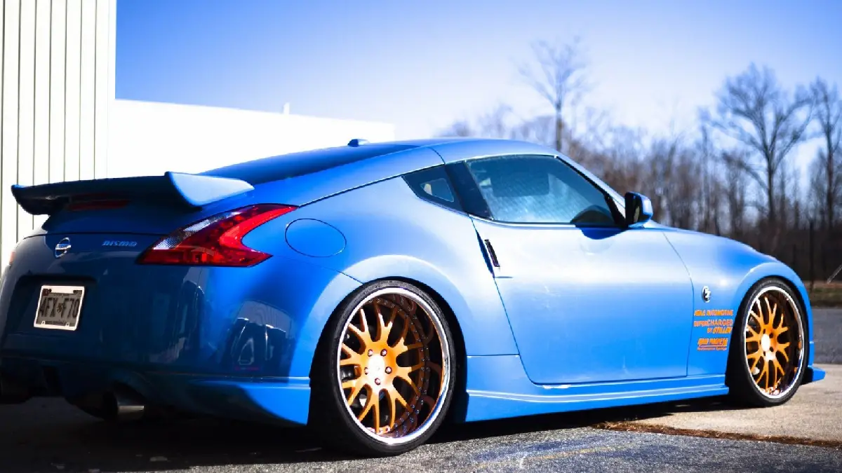 مواصفات سيارة نيسان 370Z 2015