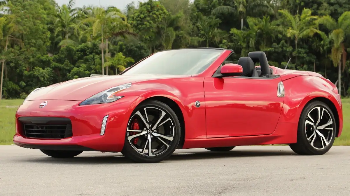 مواصفات سيارة نيسان 370Z 2018