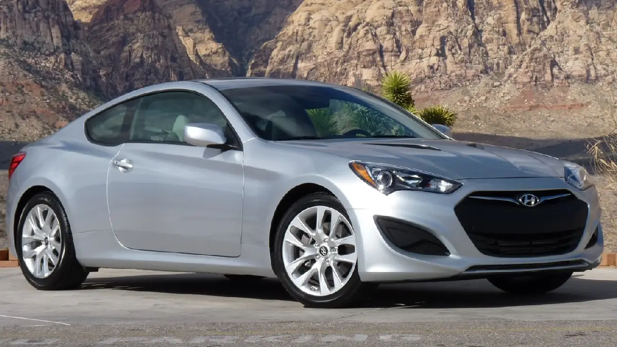 مراجعة شاملة لمواصفات هيونداي جينيسيس 2 مواصفات سيارة هيونداي جينيسيس 2013