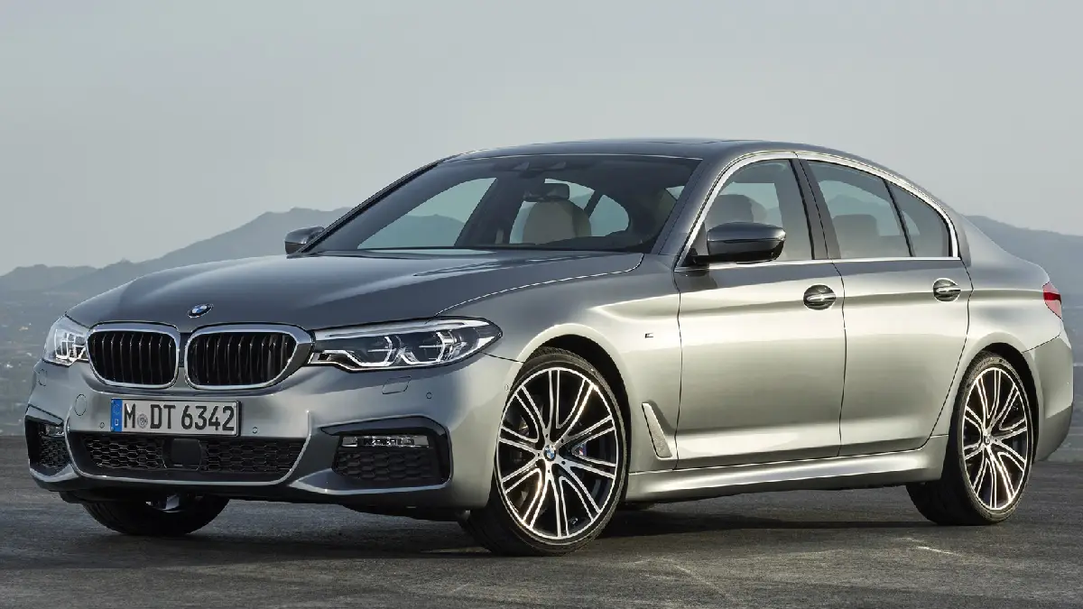 مواصفات سيارة بي ام دبليو الفئة الخامسة 2 سيارة بي ام دبليو الفئة الخامسة 2017
