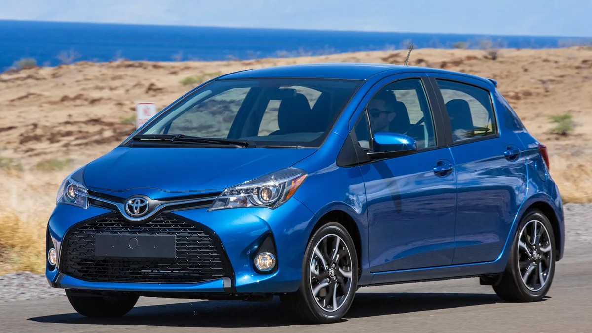 سيارة تويوتا ياريس 2015