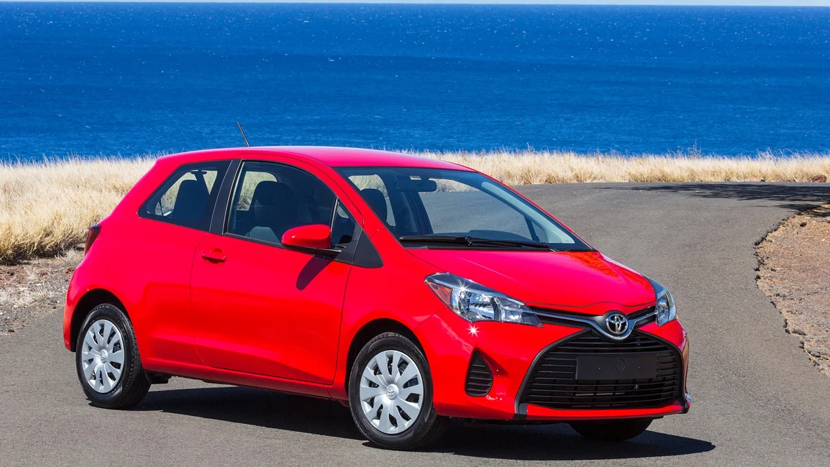 سيارة تويوتا ياريس 2016