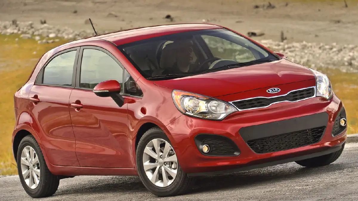 تعرف على مواصفات سيارة كيا ريو Kia Rio 2 سيارة كيا ريو 2012