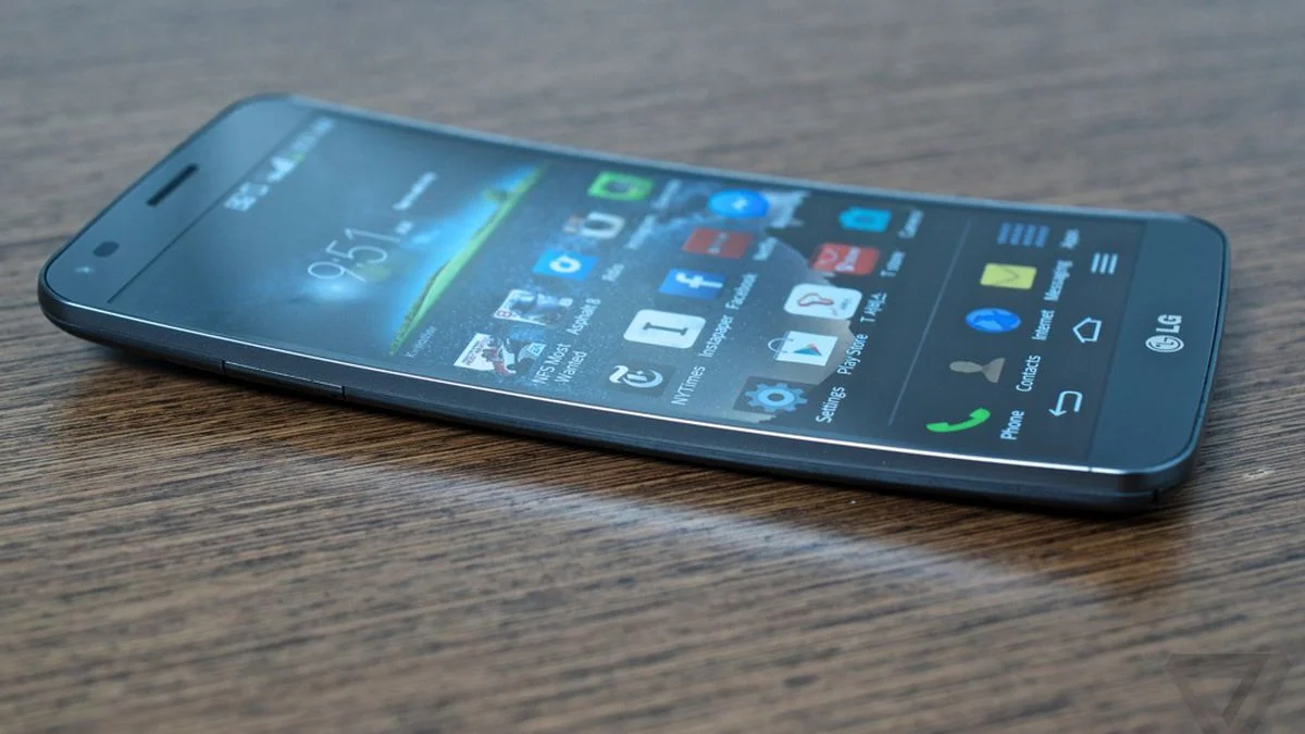 مواصفات وعيوب أبرز إصدارات هواتف lg g