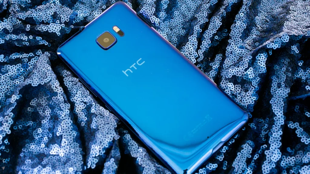مواصفات وعيوب أبرز إصدارات جوالات HTC 6 موبايل HTC u ultra