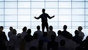 الفرق بين القائد والمدير