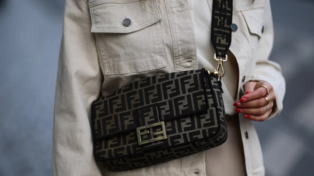 شنط فندي كروس