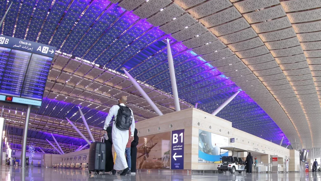 صالات مطار الملك عبد العزيز الجديد