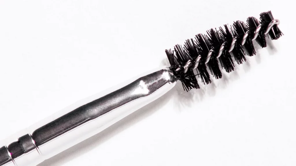 فرشاة الحواجب