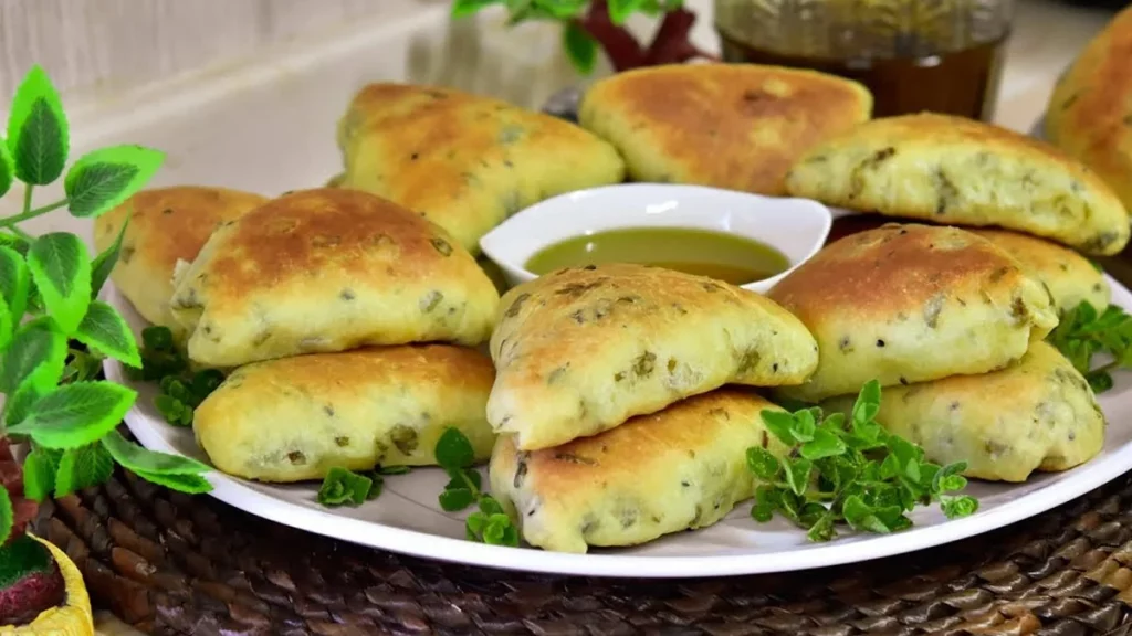 معجنات بالزعتر والجبن 