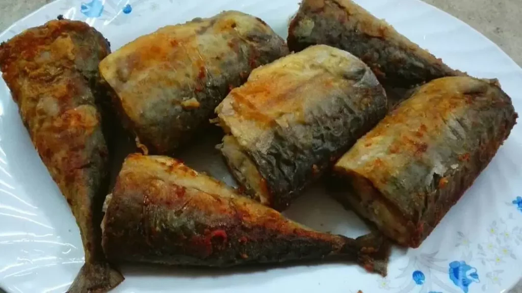 ما هو سمك ماكريل وما هي طرق طبخه؟ 2 سمك ماكريل مقلي