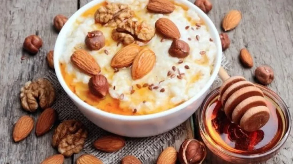 شوفان بالمكسرات والعسل