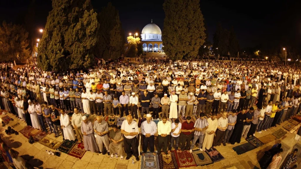 وقت صلاة التراويح - متى تبدأ صلاة التراويح؟ 5 صلاة التراويح في جماعة