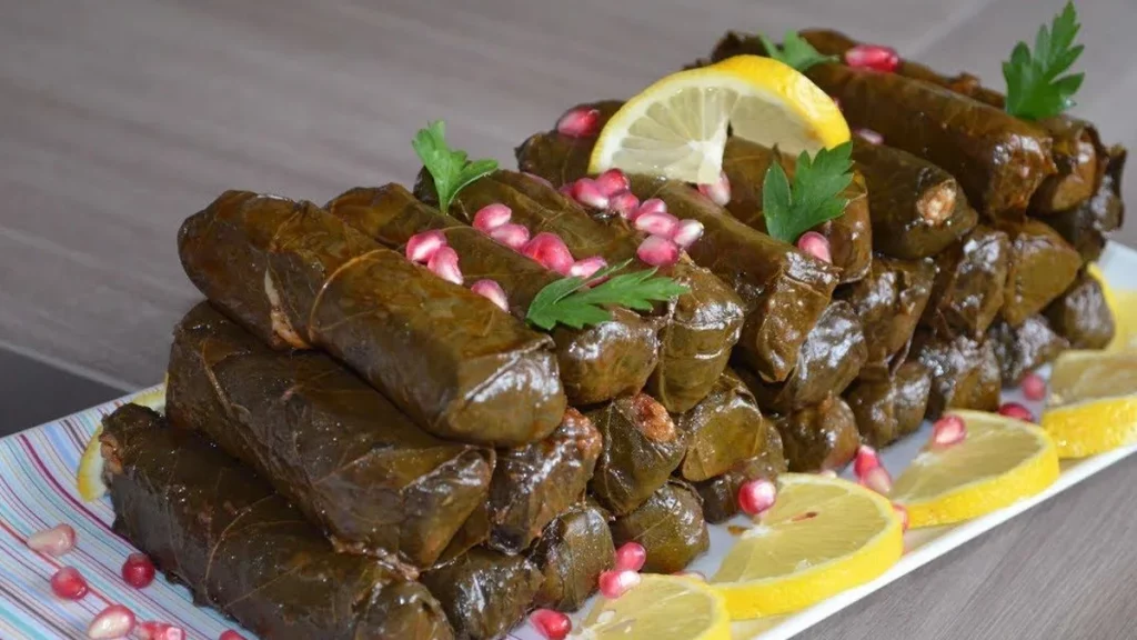 طريقة عمل الدولمة العراقية خطوة بخطوة 6 طريقة عمل دولمة ورق العنب