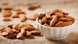 فوائد اللوز في جسم الإنسان