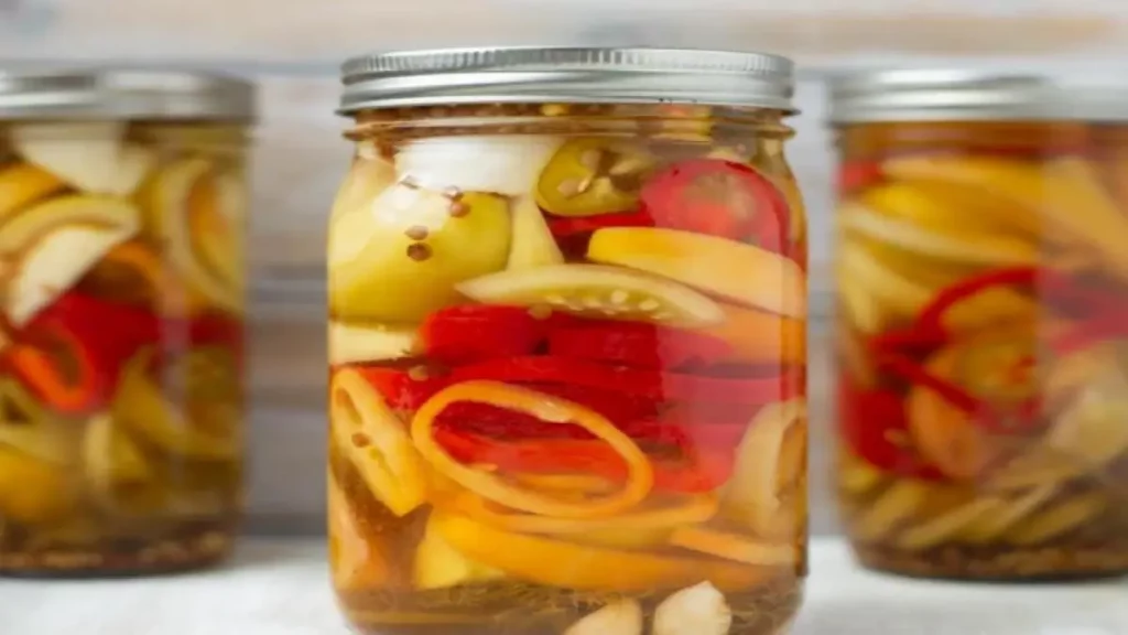 طريقة تخليل الليمون وفوائده المذهلة 4 تقديم مخلل الليمون