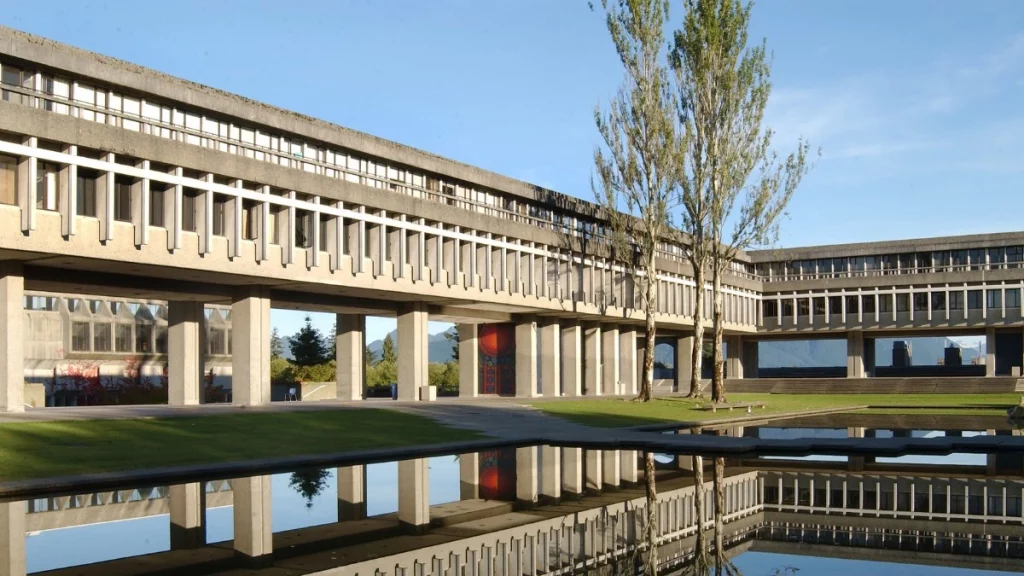 معلومات عن جامعات كندا 15 جامعة سيمون فريزر