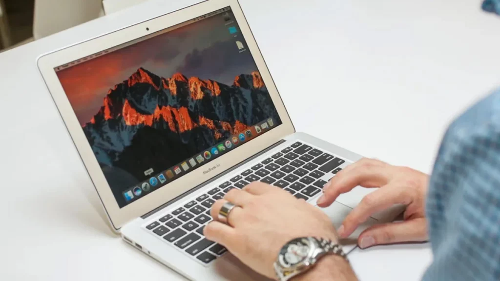 أفضل أجهزة كمبيوتر ميني 8 كمبيوتر ميني محمول MACBOOK AIR 13