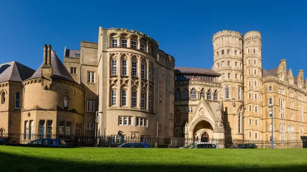 أسهل جامعات بريطانيا في القبول 8 جامعة ابيريستويث