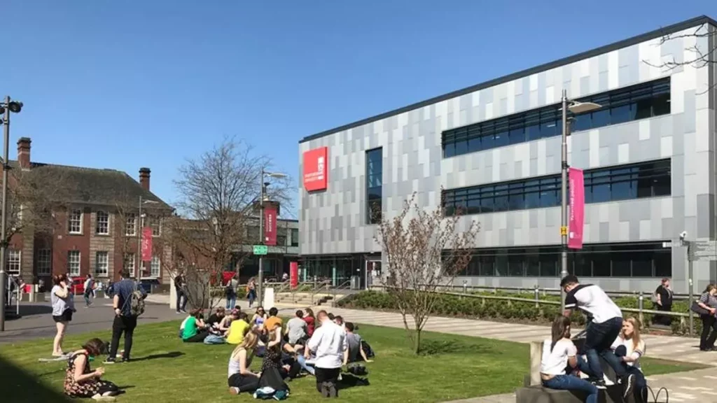 أسهل جامعات بريطانيا في القبول 13 جامعة ستافوردشاير