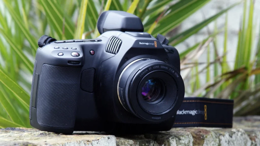 استخدامات الكاميرا الوثائقية وأفضل أنواعها 2 كاميرا Black Magic Pocket Cinema Camera 6K Pro
