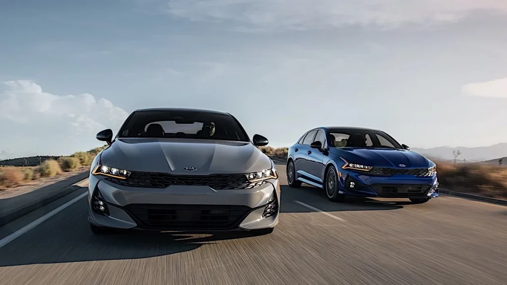 مواصفات وسعر سيارة كيا اوبتيما 2023 4 محرك كيا اوبتيما 2023