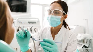 أيهما أفضل الصيدلة أو طب الأسنان في العراق؟